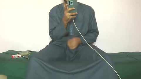 Snapshot of amir_elaraby chatting on October 2025 07:04:02 AM Amir online show from October 2025 07:04:02 AM