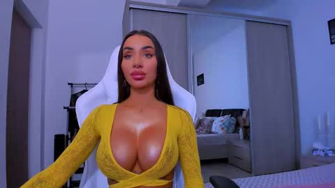 Arinna online show from January 2025 03:50:01 PM