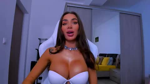 Arinna online show from February 2025 11:38:02 AM