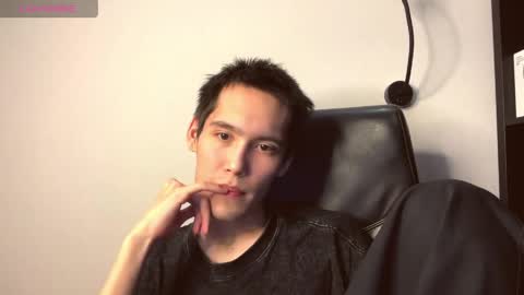 Snapshot of amiraebitsh chatting on April 2026 05:48:01 PM amiraebitsh online show from April 2026 05:48:01 PM