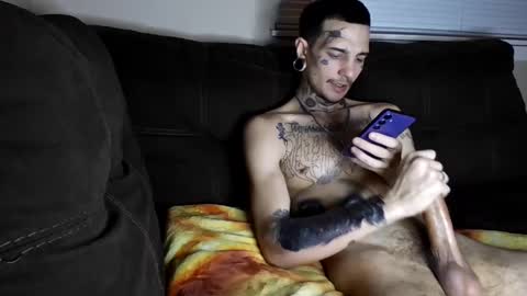 Snapshot of amiri_sweater chatting on March 2025 10:59:02 AM amiri_sweater online show from March 2025 10:59:02 AM