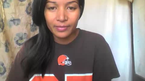 Snapshot of amlysxcreative chatting on April 2026 06:20:02 AM AmlysXCreative online show from April 2026 06:20:02 AM