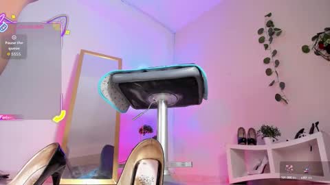 Amelya online show from October 2025 07:44:01 PM