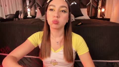 Snapshot of ammy_glow chatting on October 2025 04:13:02 AM ammy_glow online show from October 2025 04:13:02 AM