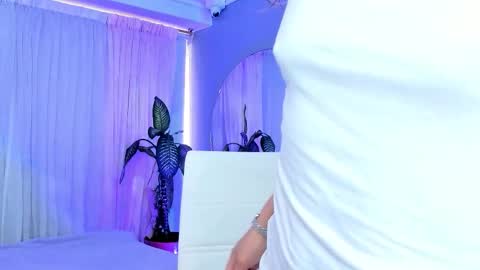 Ammy Nova online show from January 2026 08:11:02 PM