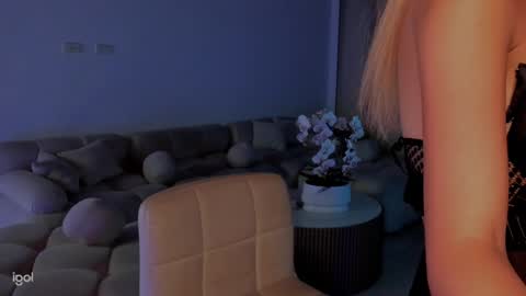 Snapshot of ammy_oxford chatting on February 2025 12:19:02 AM Ammy online show from February 2025 12:19:02 AM