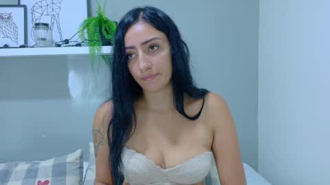 Snapshot of ammyrouse__ chatting on April 2026 11:40:02 AM A M M Y online show from April 2026 11:40:02 AM