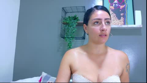 Snapshot of ammyrouse__ chatting on April 2026 12:02:01 PM A M M Y online show from April 2026 12:02:01 PM