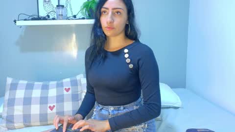 Snapshot of ammyrouse__ chatting on April 2026 11:14:02 AM A M M Y online show from April 2026 11:14:02 AM