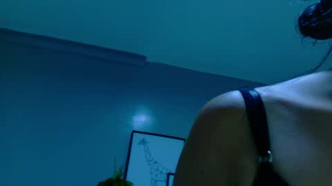 Snapshot of ammyrouse__ chatting on April 2026 09:37:01 AM A M M Y online show from April 2026 09:37:01 AM