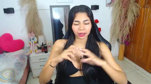 ammyy_wood_ online show from October 2025 05:05:02 AM