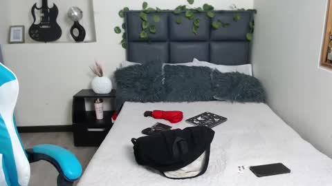 Amnesia online show from September 2025 01:59:02 PM