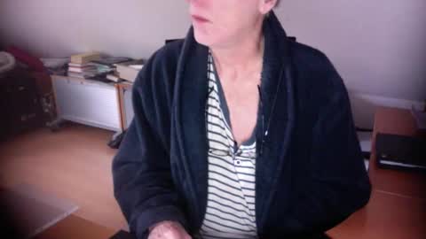 Amor2200 online show from November 2025 10:18:01 AM