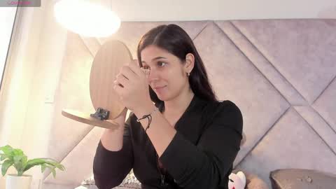 amora online show from April 2026 01:28:02 PM