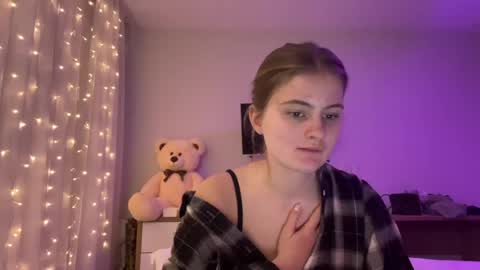 amorelle_ online show from April 2026 08:03:01 PM