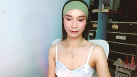 Tina online show from October 2025 07:02:01 PM