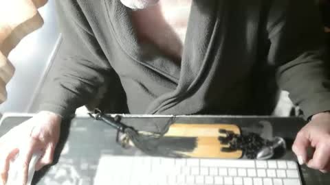 Snapshot of amslave4f chatting on May 2026 12:01:02 PM amslave4f online show from May 2026 12:01:02 PM