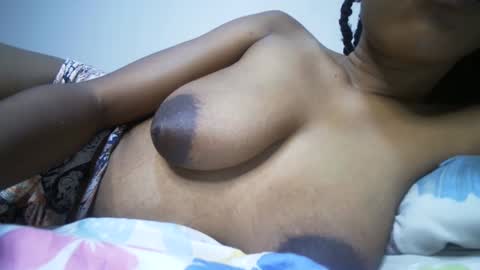 Snapshot of amunetlover chatting on December 2024 05:53:02 AM shantel online show from December 2024 05:53:02 AM