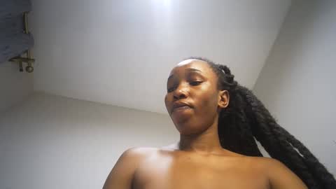 Snapshot of amunetlover chatting on September 2025 12:05:01 PM shantel online show from September 2025 12:05:01 PM