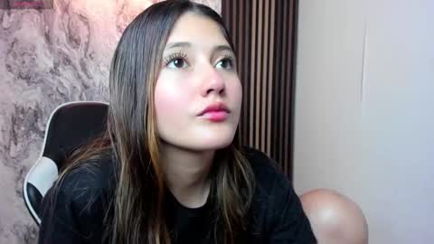 Amy online show from October 2025 08:35:01 PM