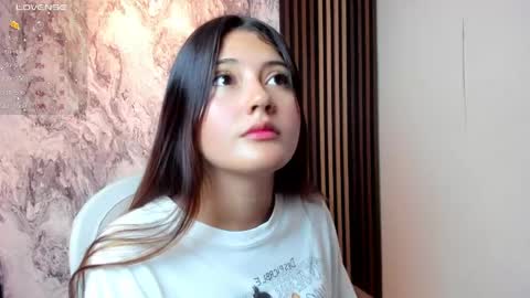 Snapshot of amy_innocent_ chatting on April 2026 09:09:01 PM Amy online show from April 2026 09:09:01 PM