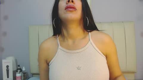 Snapshot of amy_le chatting on March 2026 01:29:02 PM Amy online show from March 2026 01:29:02 PM