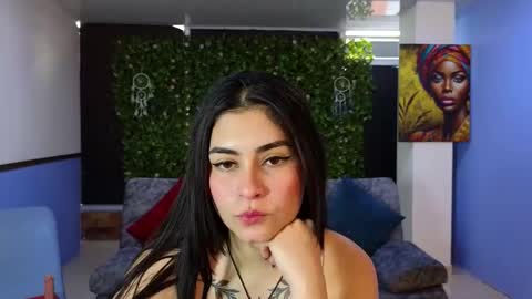 Amy online show from November 2025 07:24:02 PM