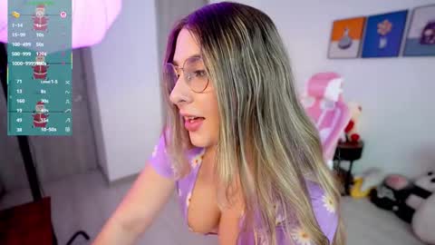 Snapshot of amy_ross1 chatting on November 2025 04:44:01 PM Daniela M online show from November 2025 04:44:01 PM