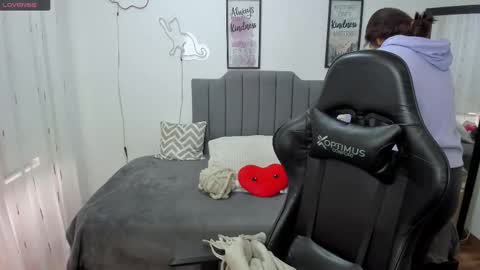 Amy sophia 3 online show from September 2025 12:17:01 PM