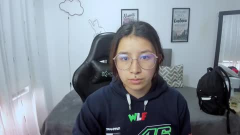 Amy sophia 3 online show from October 2025 12:02:02 PM