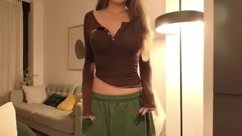 Snapshot of amyalwayshere chatting on January 2026 07:44:02 AM girl next door named Amy online show from January 2026 07:44:02 AM