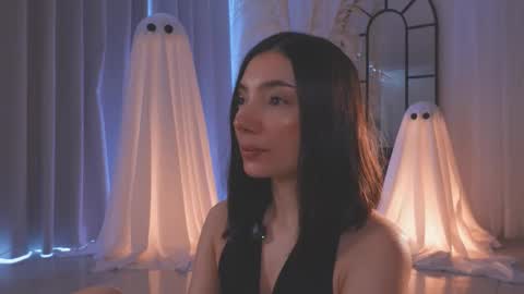Snapshot of amyarmstrong chatting on October 2025 02:29:01 PM Amy Armstrong online show from October 2025 02:29:01 PM
