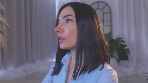 Amy Armstrong online show from November 2025 10:09:02 PM