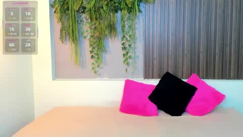 Snapshot of amybarton chatting on September 2025 04:42:02 PM My name is AMY... Nice to meet you thumb up me please its important online show from September 2025 04:42:02 PM