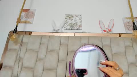 Amy Cortes online show from November 2025 07:05:01 PM