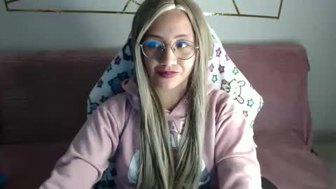 Snapshot of amycosplay99 chatting on November 2025 07:41:02 AM amycosplay99 online show from November 2025 07:41:02 AM