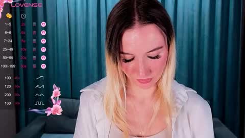 Snapshot of amygreen__ chatting on March 2026 02:39:02 PM Anna online show from March 2026 02:39:02 PM