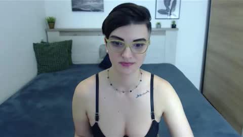 Hi there guys  My pleasure in your hands  pvt is open online show from February 2026 05:39:01 PM