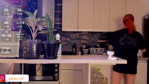 Snapshot of amypond__ chatting on December 2024 09:24:01 PM Amy online show from December 2024 09:24:01 PM