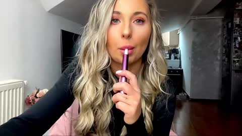 amyroberta92 online show from February 2025 10:07:01 AM