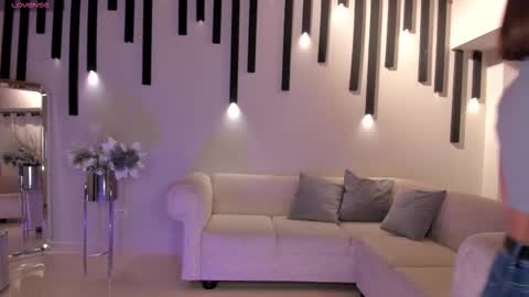 AMY WALKER online show from February 2025 09:54:02 AM