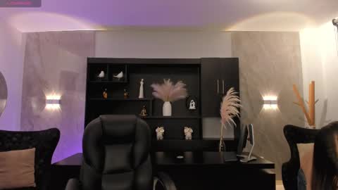 AMY WALKER online show from March 2025 10:13:02 AM