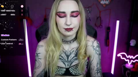 Snapshot of amywhitenessxx chatting on April 2026 01:09:02 PM Amy switch Goddess divine Mistress online show from April 2026 01:09:02 PM