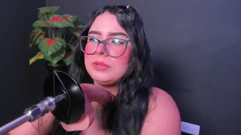Snapshot of amywhitte_ chatting on July 2026 03:58:02 AM amywhitte_ online show from July 2026 03:58:02 AM
