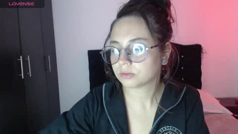 Snapshot of ana_arms_ chatting on March 2026 03:45:01 PM ana_arms_ online show from March 2026 03:45:01 PM