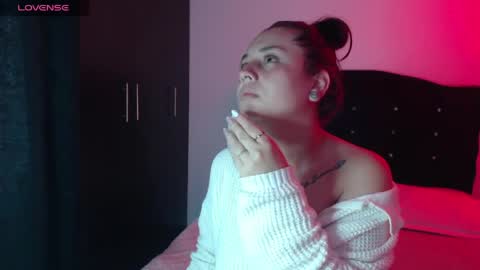 Snapshot of ana_arms_ chatting on April 2026 01:09:02 PM ana_arms_ online show from April 2026 01:09:02 PM