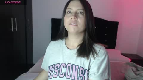 Snapshot of ana_arms_ chatting on April 2026 05:55:01 PM ana_arms_ online show from April 2026 05:55:01 PM