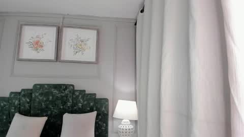 Snapshot of ana_beckett chatting on December 2025 11:18:01 AM Ana online show from December 2025 11:18:01 AM