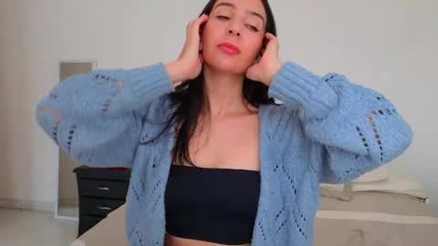 Snapshot of ana_castilo chatting on April 2026 01:19:01 PM Ana IG an castillo 1 online show from April 2026 01:19:01 PM