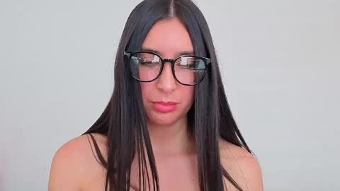 Snapshot of ana_castilo chatting on April 2026 03:07:02 PM Ana IG an castillo 1 online show from April 2026 03:07:02 PM